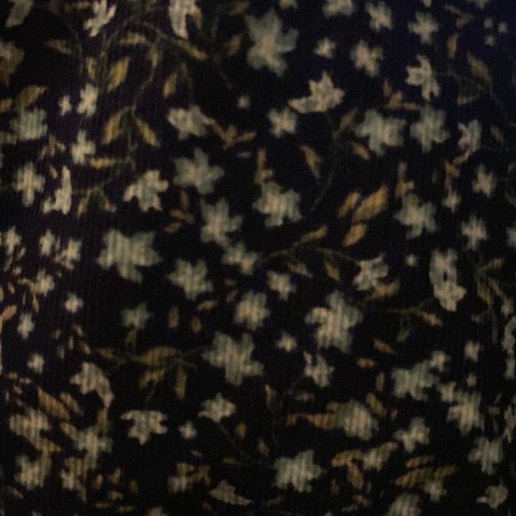 Old Navy Oversized Ditzy Floral Corduroy Tie Sleeve - Picture 7 of 13